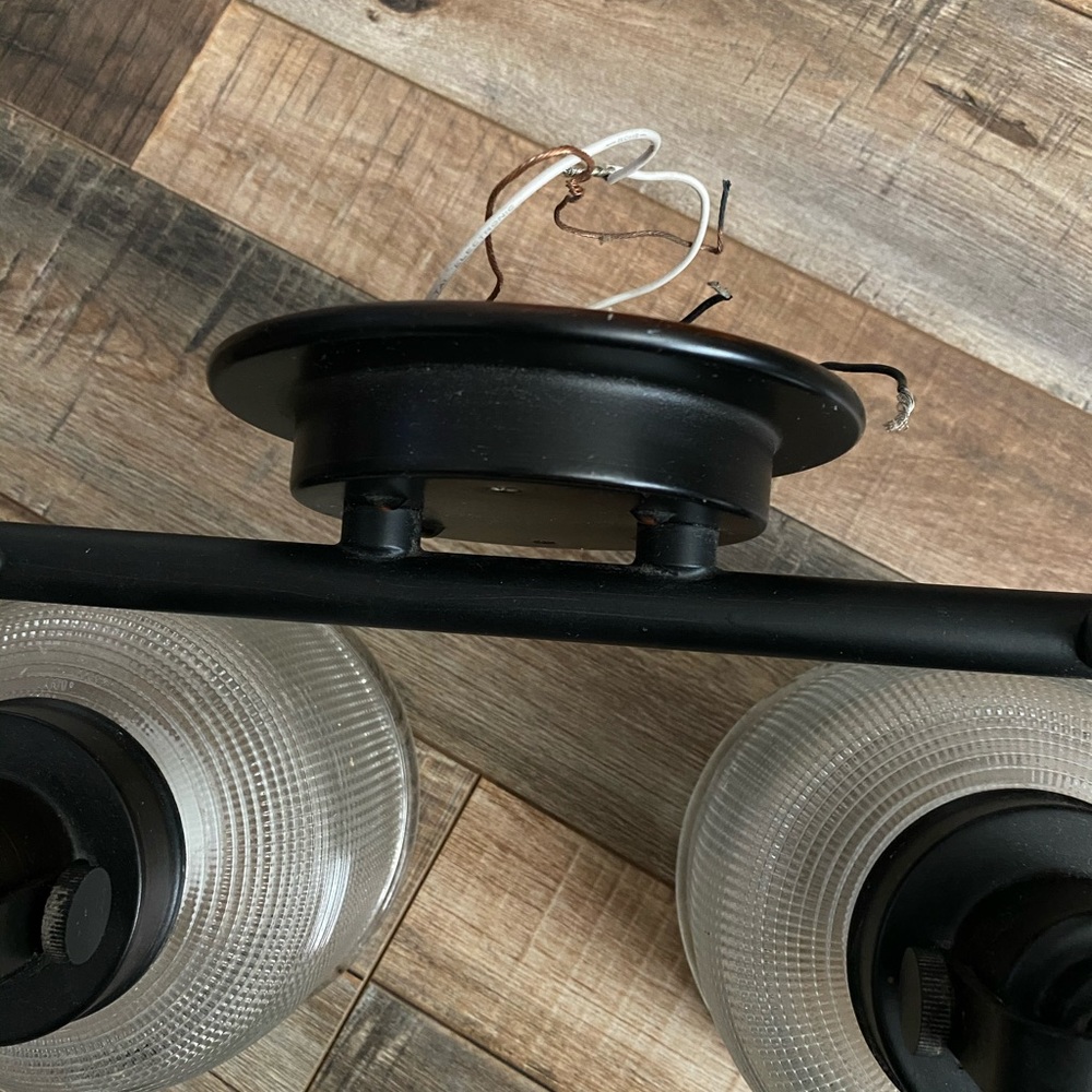 Light Fixture - Picture 2 of 4